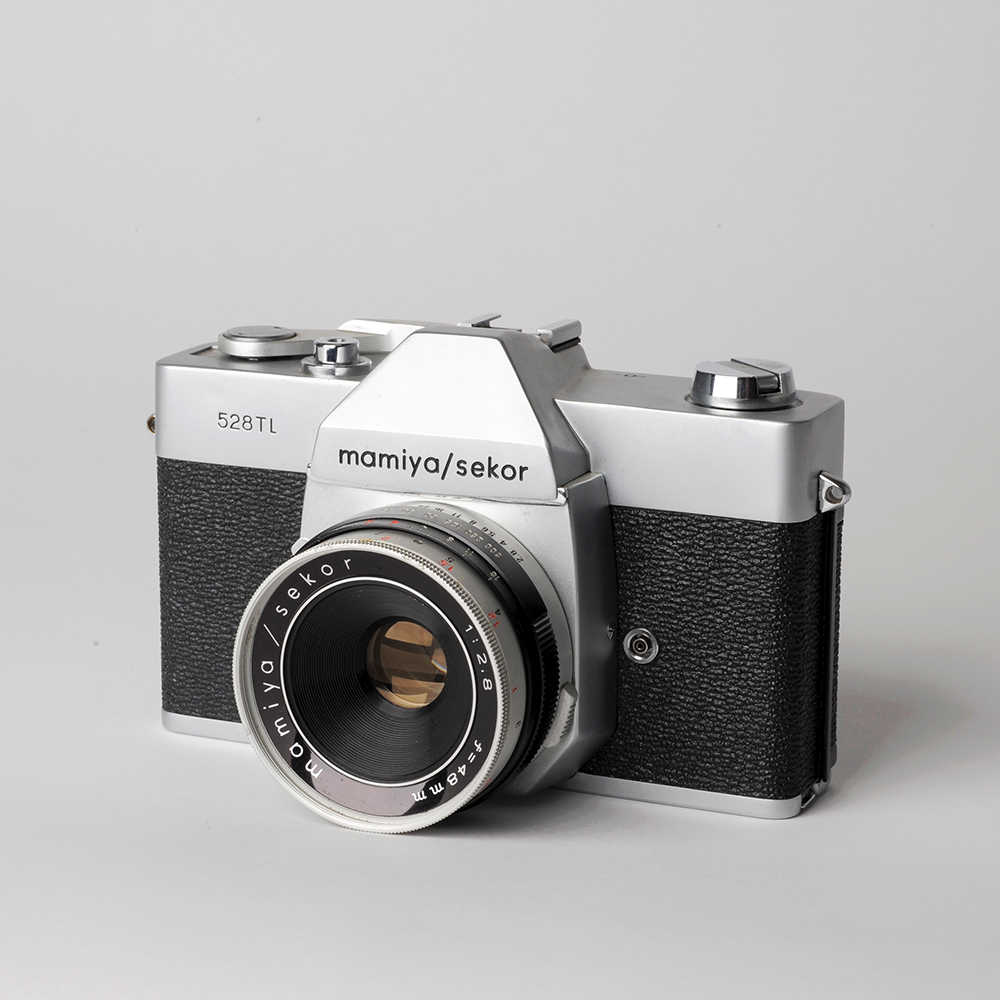 Ein Bild von einer Analog Kamera Mamiya Sekor